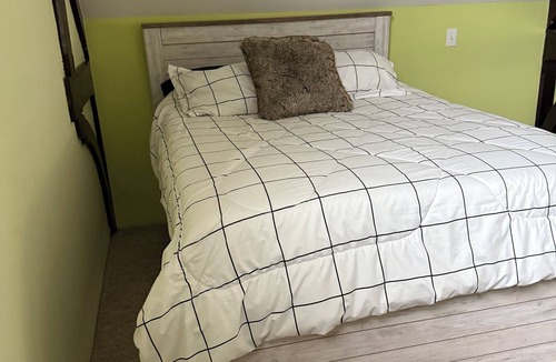 Altmar Cabin | Unique loft space 500 ft from Salmon River!