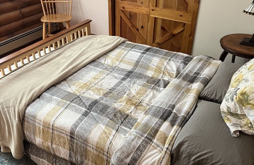 Pine Bush House | Unique Log house very clean with many updated and new amenities