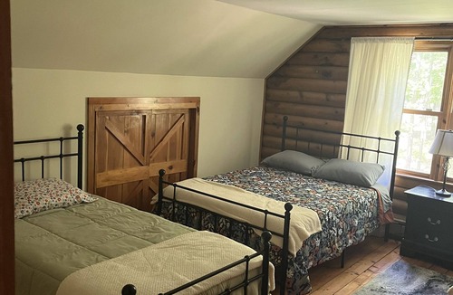 Pine Bush House | Unique Log house very clean with many updated and new amenities