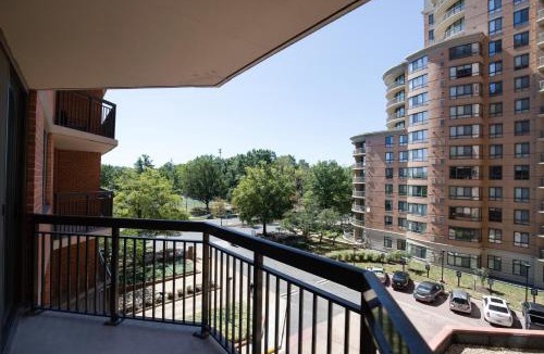Pentagon City Apartment | Unique Luxury Apt with Rooftop @Pentagon City