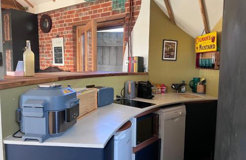 Sevenoaks Apartment | Unique luxury self-contained oast apartment