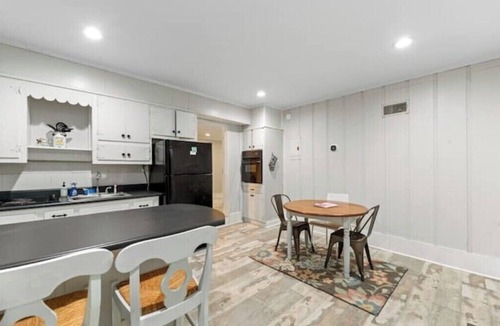 Mobile Cottage | Unique Midtown Home - Private Parking!