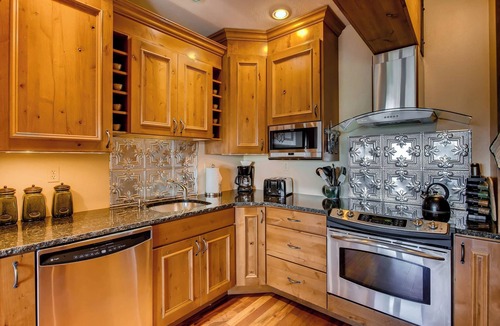 Mount Crested Butte Condo | Unique & Modern 3 BR/2BA Condo- Ski-in/Ski-out by RedAwning