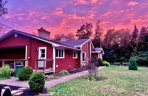 Hammonds Plains House | UNIQUE Modern Character Home - Sleeps 10 ($)