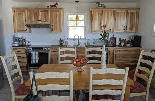 Plymouth Cottage | Unique new cottage steps from beach on Cape Cod Bay