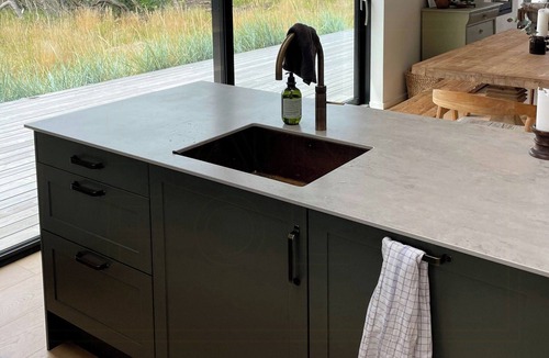 Kandestederne House | Unique Northern Cabin with view to Råbjerg Mile