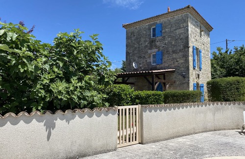 Lacepede House | Unique, open plan stone barn with stunning features and views.