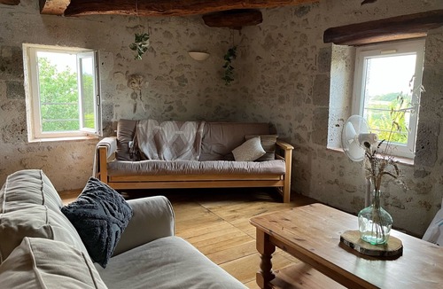 Lacepede House | Unique, open plan stone barn with stunning features and views.