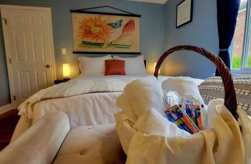 West Roxbury Apartment | Unique & Peaceful Boston Home(Free Parking)