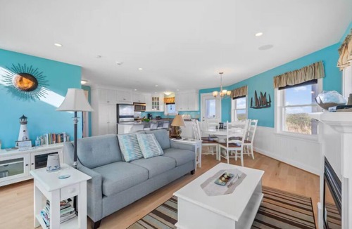 Naufrage House | Unique PEI Lighthouse Beach House with 360° Ocean Views by Shipwreck Point