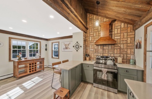 Circleville House | Unique Perfect for Families/Groups+Indoor Pool