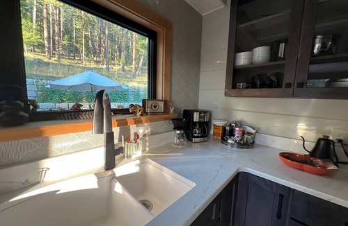 Missoula House | Unique Private Forest Retreat ~ 15 minutes from Downtown.