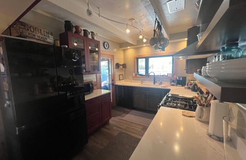 Missoula House | Unique Private Forest Retreat ~ 15 minutes from Downtown.