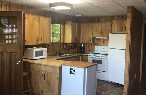 Huron Shores Cottage | Unique Private Sandy Beach and Bay
