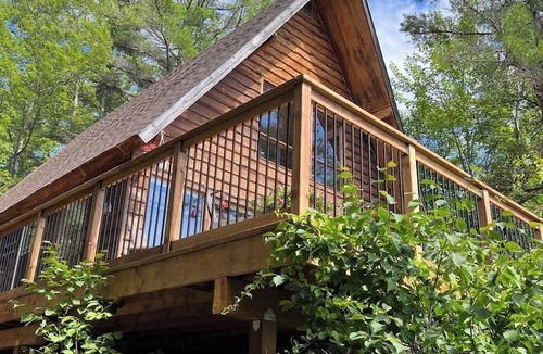 Huron Shores Cottage | Unique Private Sandy Beach and Bay
