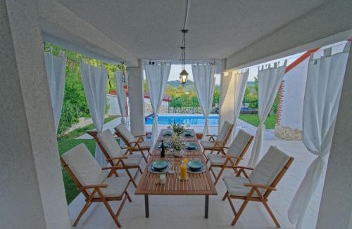 Muc Apartment | Unique retreat - Apartment Harmony with private pool