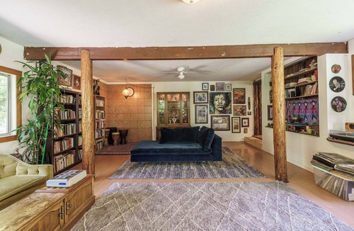 Woodland Cabin | Unique Riverfront Cabin 1 hour north of PDX