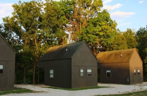 Caplinger Mills Cottage | Unique Riverfront Gem: Dogs Ok, King Bed (Cabin 1)