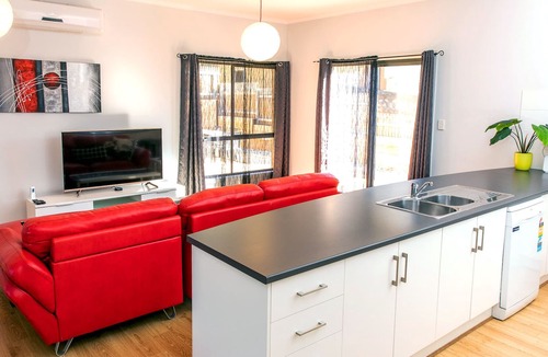 Gawler House | Unique Riverview Cottage-Modern 3 bedroom