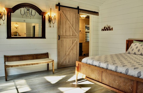 Greenville Other | Unique Rustic Log Home an hour from Dallas