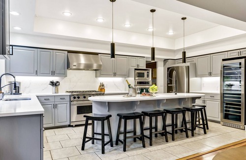 Sandpoint House | Unique Sandpoint house perfect for Lost in The 50s!