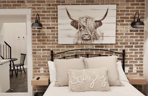 La Verkin Cabin | Unique Silo Stay | Honeymoon Suite with Soaker Tub | Sleeps 4