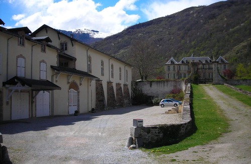 Chateau-Verdun Apartment | Unique Ski/Mountain Apartment In Grounds Of 18th Century Chateau with new pool