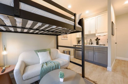 Prudential - St. Botolph Apartment | Unique South End Studio