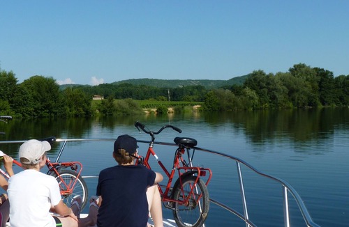 Luzech Boat Rental | Unique Stay on Triton 1050: Private Riverboat for Up to 8 Guests