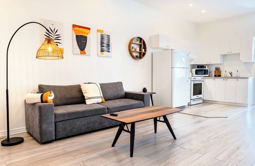 Milton Park Apartment | Unique Stays - 3658 Boul. Saint-Laurent