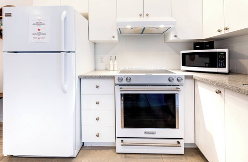 Milton Park Apartment | Unique Stays - 3658 Boul. Saint-Laurent