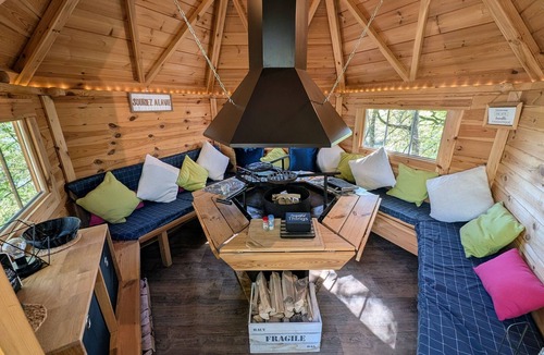 Mantoche Cottage | Unique Stays by the Saône River with Air Conditioning