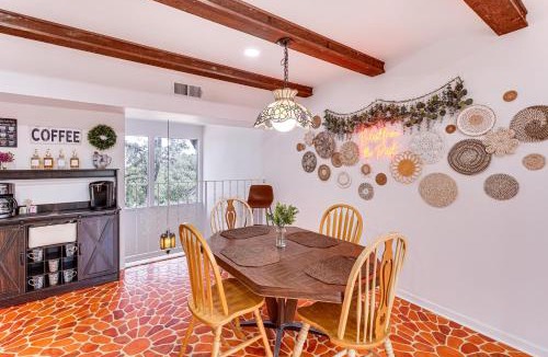 North San Antonio - SAT House | Unique & Stylish San Antonio Home w/Deck!