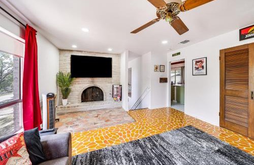 North San Antonio - SAT House | Unique & Stylish San Antonio Home w/Deck!