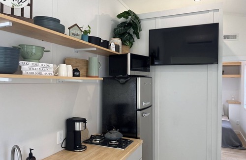 Perry Apartment | Unique tiny home experience in a one of a kind tiny home park