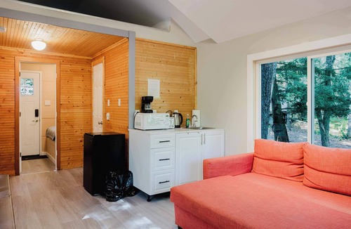 Carling Cabin | Unique Tiny House in Georgian Bay Sand Bay