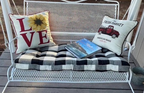 Sweetwater Cottage | Unique Tiny House with Queen Bed, Hot Tub & WIFI in country setting.