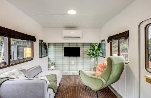 Leander House | Unique Tiny House with Hot-tub, Fire Pit and Hiking Trail in Leander, Texas