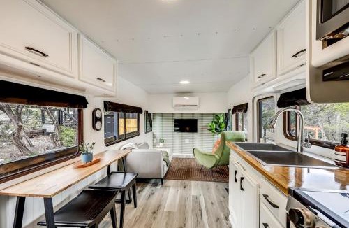Leander House | Unique Tiny House with Hot-tub, Fire Pit and Hiking Trail in Leander, Texas