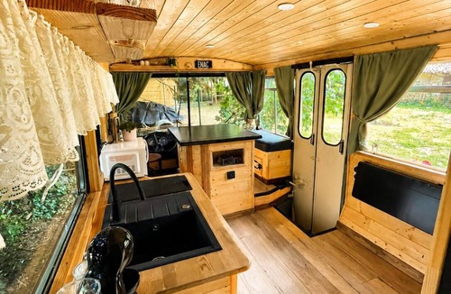 Mignaloux-Beauvoir Cottage | Unique Vacation Rental - Cowboy Caravan + Vintage Bus