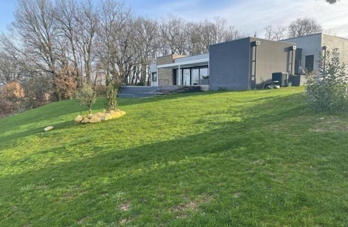 Cadillac House | Unique view !