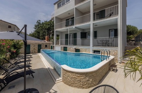 Businci Villa | Unique Villa Siks with private bar and heated pool