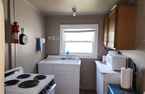 Kent Cottage | Unique Water front cottage for rent