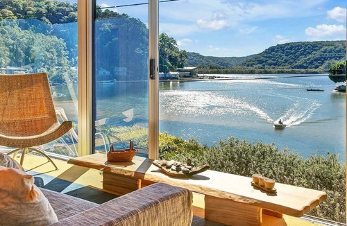 Patonga Cabin | Unique Waterfront Retreat