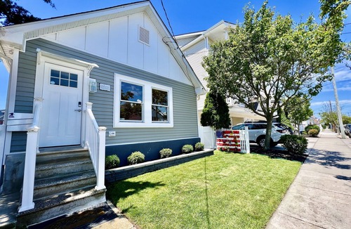 Wildwood House | Unique Wildwood 3 BR 1,5 BA House in the Heart of town