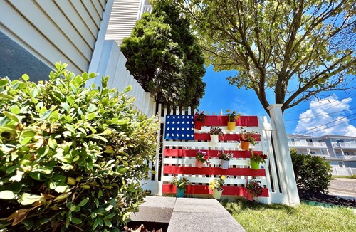 Wildwood House | Unique Wildwood 3 BR 1,5 BA House in the Heart of town