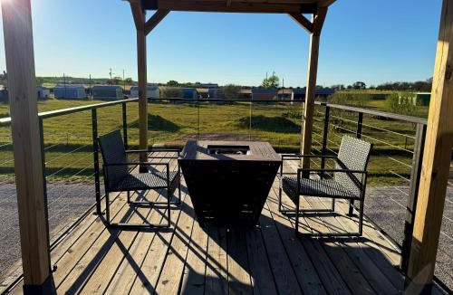 Fredericksburg Resort | Unique Wine Country Stay with Deck, Firepit & Pool