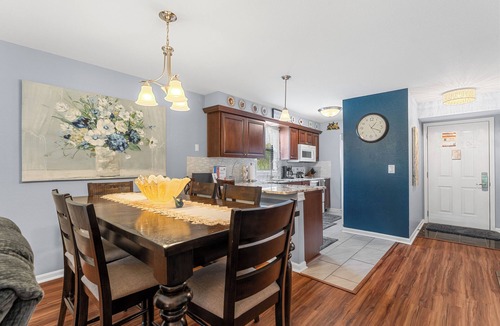 Table Rock Condo | Uniquely charming Pet Friendly 2 Bed condo near the strip at Pointe Royale!