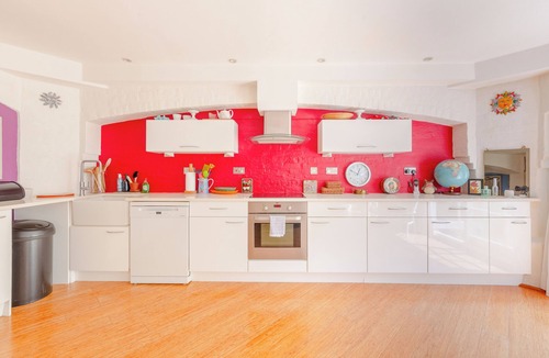 East Walworth Apartment | Uniquely Designed 2BD Flat near Tower Bridge