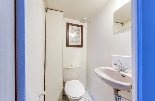 Notre Dame Apartment | Unit 015 Notre Dame (Ursins n°2)